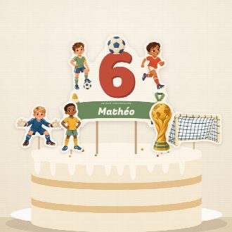 Gâteau d’anniversaire football décoré du cake topper au prénom et de ses quatre petites figurines à imprimer