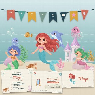 Kit d’anniversaire sirènes à imprimer (Le Lagon des Sirènes) : l’affiche, une carte de la chasse au trésor et un marque-place au prénom de l’enfant, posés sur une table