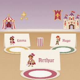 Porte-prénoms chevaliers à imprimer, pliés et posés sur la table de fête devant les assiettes, au prénom de chaque invité(e)