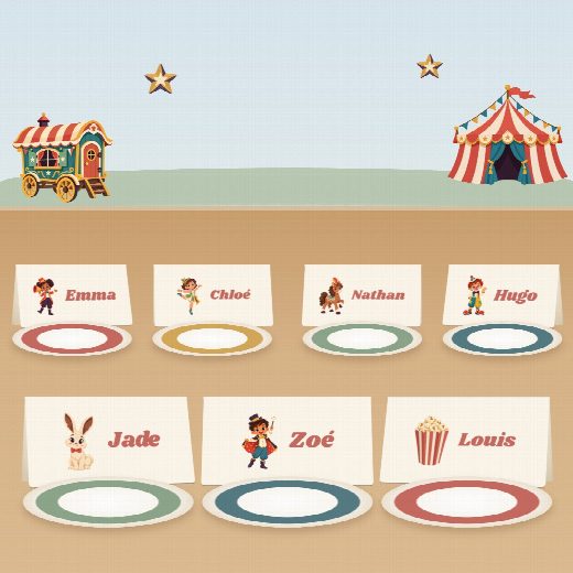 Table d’anniversaire cirque : un porte-prénom à imprimer devant chaque assiette, au prénom de chaque enfant