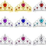 Lot de neuf diadèmes de princesse dorés et argentés sertis de pierres colorées en forme de cœur