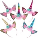 Cinq serre-têtes licorne pailletés avec corne, oreilles et couronne de fleurs, un par invitée