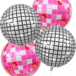 Bouquet de quatre ballons ronds à damier disco, deux argentés et deux roses, prêts à être suspendus