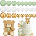 Kit de décoration de gâteau : boules vert sauge, blanches et dorées sur pics et petit ourson à cœur vert
