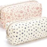 Deux trousses en coton écru à petites fleurs roses et bleues, douceur rétro pour la rentrée
