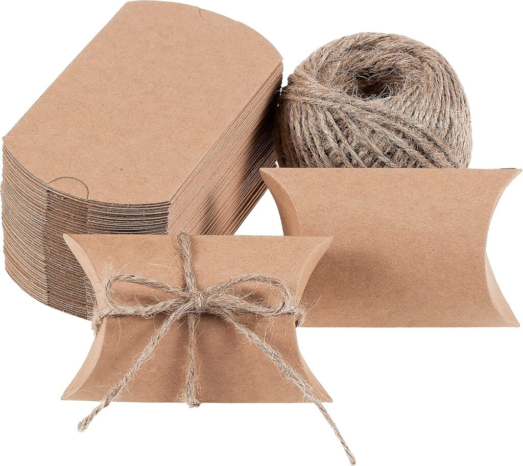 Boîtes berlingot en kraft et pelote de ficelle de jute pour composer un calendrier de l'Avent en forme de sapin